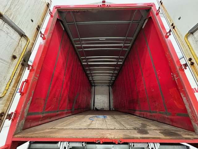 DAF CF 290 6×2 Rear Lift Sleeper Cab Curtainsider