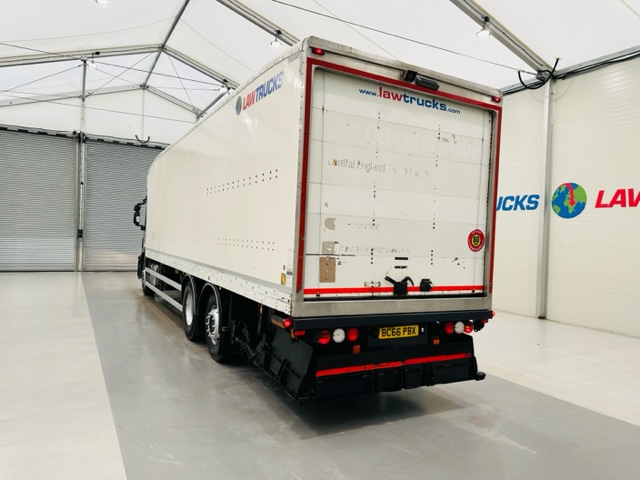 Iveco Stralis 310 Euro 6 6×2 Box Van