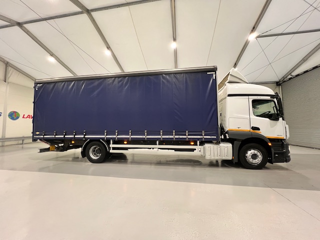 Mercedes Actros 1824 Sleeper Cab Curtainsider