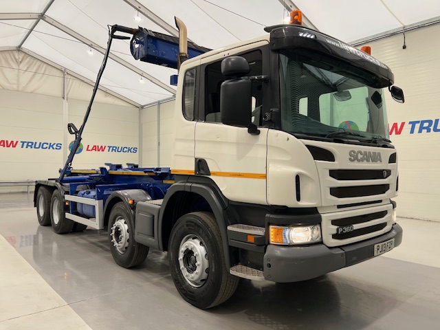 Scania P360 8×4 Day Cab Hookloader Manual