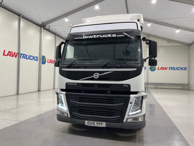 Volvo FM 450 6×2 Midlift Tractor Unit