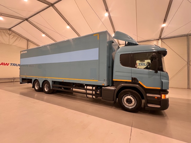 Scania P320 6×2 10 Tyre Rear Lift Insulated Box Van