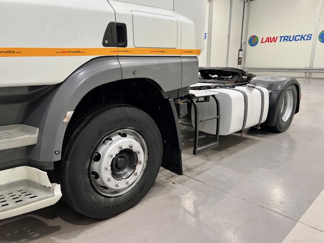 DAF CF 400 4×2 Sleeper Cab Tractor Unit