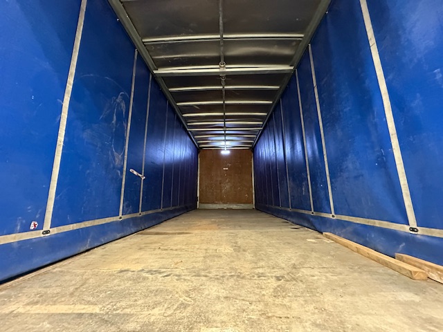 DAF CF 330 6×2 Rear Lift Sleeper Cab Curtainsider