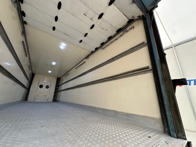 Mercedes Axor 2529 Rear Lift Sleeper Cab Box Van