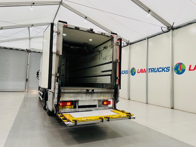 DAF CF 290 6×2 Rear Steer Fridge Box