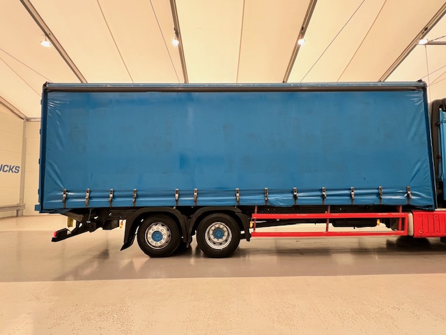 Mercedes Actros 2530 Rear Lift Sleeper Cab Curtainsider
