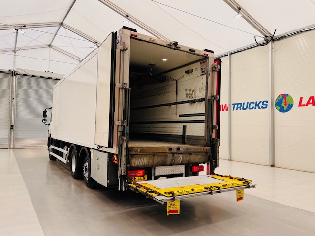 DAF CF 290 6×2 Rear Steer Fridge Box