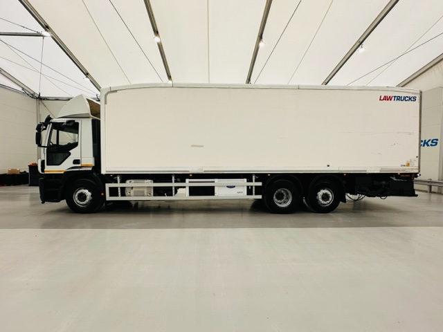 Iveco Stralis 310 AT 6×2 Fridge Box Van