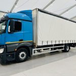 Mercedes Actros 1830 Sleeper Curtainsider Box Van - thumbnail
