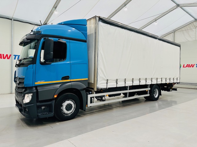 Mercedes Actros 1830 Sleeper Curtainsider Box Van