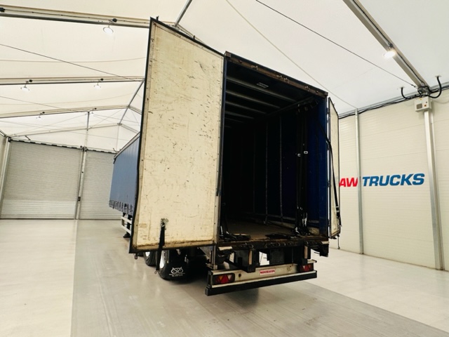 Montracon Tri Axle Curtainsider Trailer