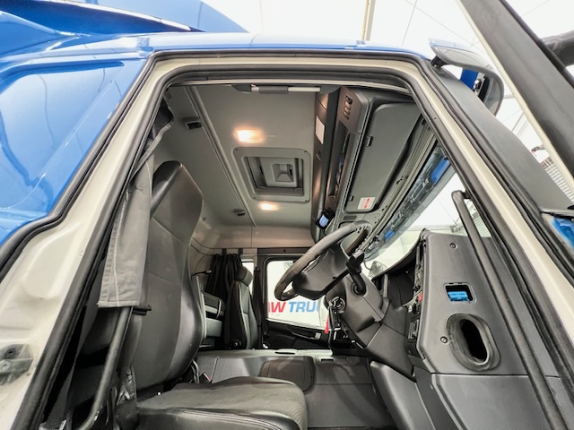 Scania P250 4×2 Sleeper Cab Fridge Box