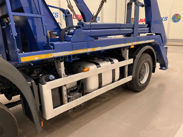 Mercedes Arocs 1824 Day Cab Skip Loader