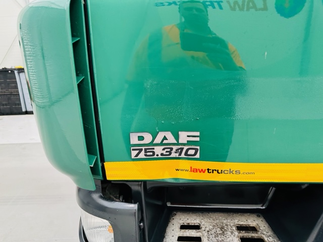 DAF CF75 310 Rear Lift Day Cab Dropside Brick Grab