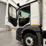 Mercedes Actros 1824 Day Cab Curtainsider - thumbnail