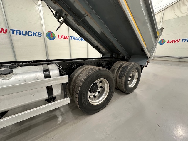 DAF CF 400 8×4 Day Cab Steel Tipper