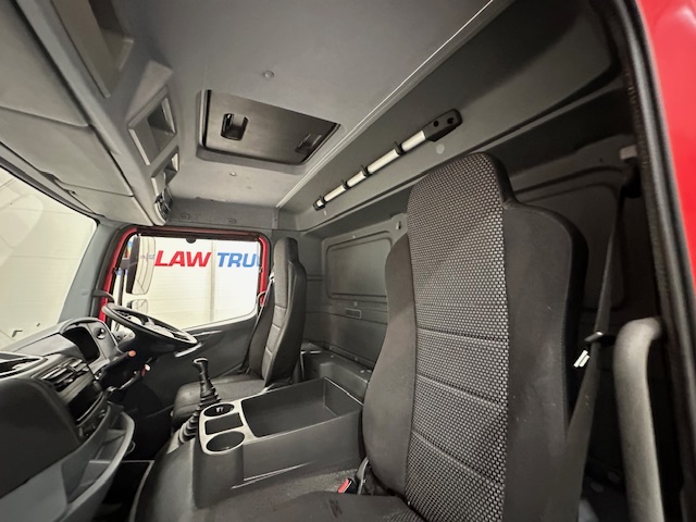 Mercedes Axor 2529 6×2 Rear Lift Day Cab Box Van