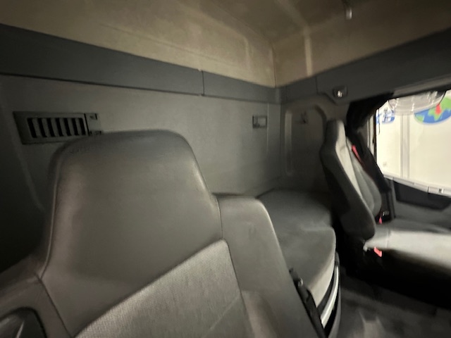 Renault T460 6×2 Midlift Tractor Unit