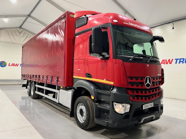 Mercedes Actros 2533 6×2 Sleeper Cab Curtainsider