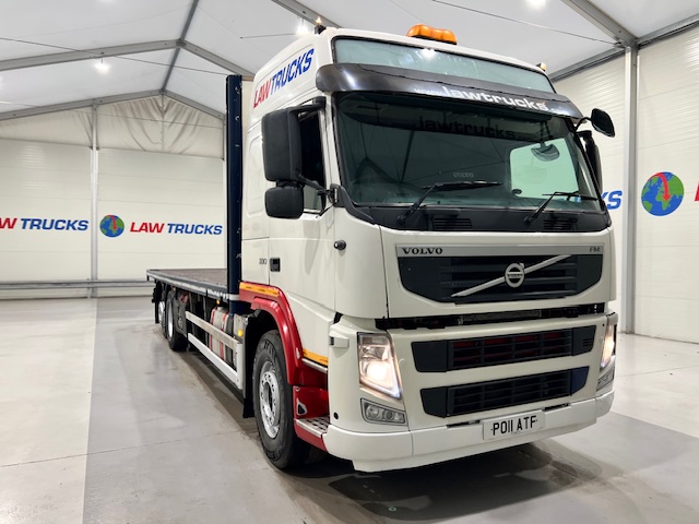 Volvo FM 330 6×2 Rear Lift Sleeper Cab Flatbed