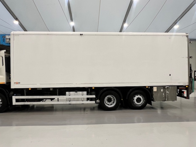 DAF CF 290 6×2 Rear Steer Fridge Box