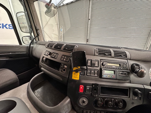 DAF  CF 290 6×2 Rear Steer Fridge Box