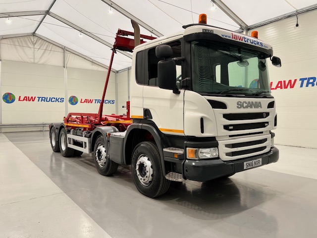 Scania P370 8×4 Rest Cab Hookloader Manual
