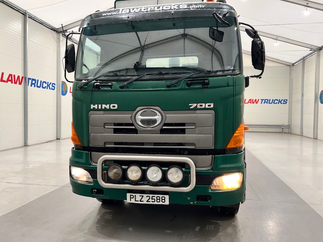 Hino 3241 700 8×4 Sleeper Cab Steel Tipper