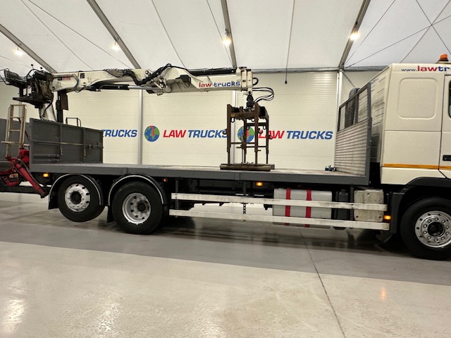 Volvo FH 440 6×2 Rear Lift Brick Grab Drawbar