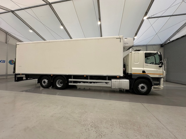DAF CF 330 6×2 Sleeper Cab Fridge Box