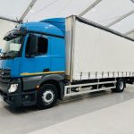 Mercedes Actros 1830 Sleeper Curtainsider Box Van - thumbnail