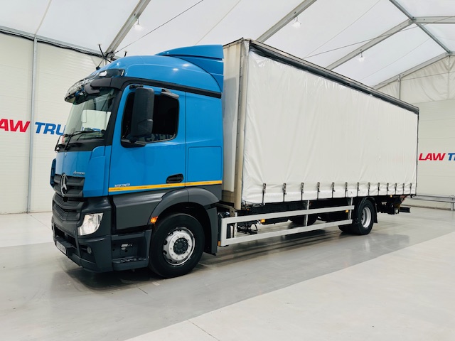 Mercedes Actros 1830 Sleeper Curtainsider Box Van
