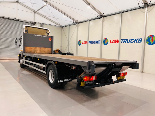 Mercedes Axor 1824 Sleeper Cab Flatbed