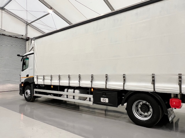 Mercedes Actros 1824 Day Cab Curtainsider