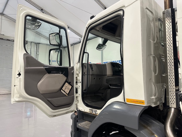 DAF LF 220 4×2 Day Cab Refuse Collector