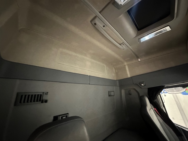 Renault T460 6×2 Midlift Tractor Unit