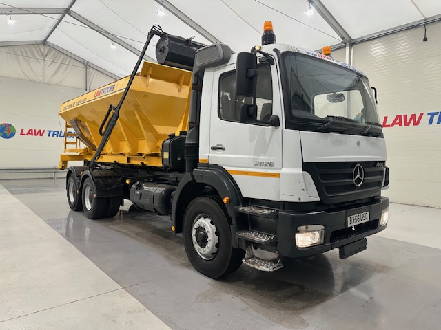 Mercedes Axor 2628 6×4 Day Cab Hookloader Gritter