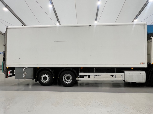 DAF CF 290 6×2 Rear Steer Fridge Box