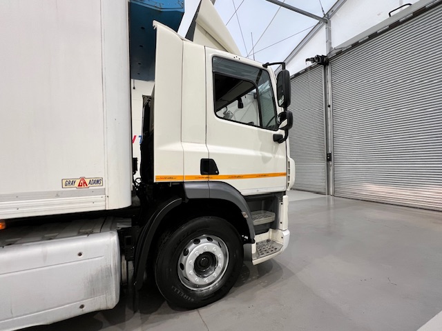 DAF CF 290 6×2 Rear Steer Fridge Box