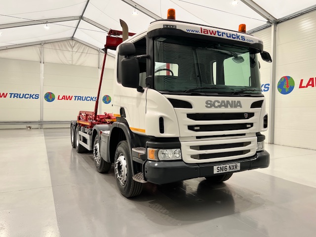 Scania P370 8×4 Rest Cab Hookloader Manual