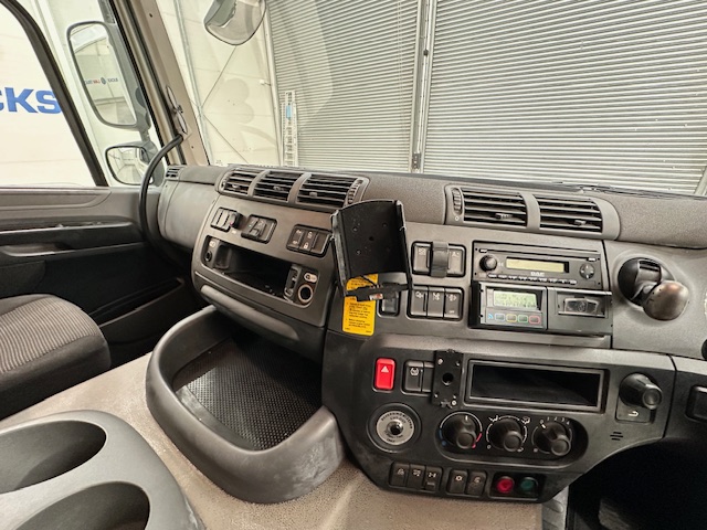 DAF  CF 290 6×2 Rear Steer Fridge Box