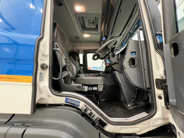 Scania P250 4×2 Sleeper Cab Fridge Box
