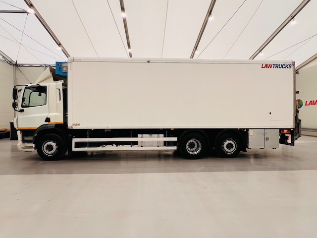 DAF CF 290 6×2 Rear Steer Fridge Box