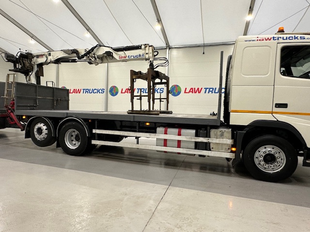 Volvo FH 440 6×2 Rear Lift Brick Grab Drawbar