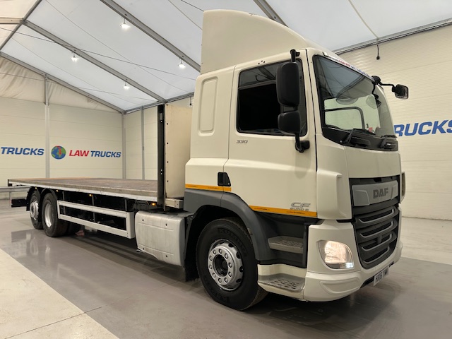 DAF CF 330 6×2 Rear Lift Sleeper Cab Flatbed