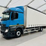 Mercedes Actros 1830 Sleeper Curtainsider Box Van - thumbnail