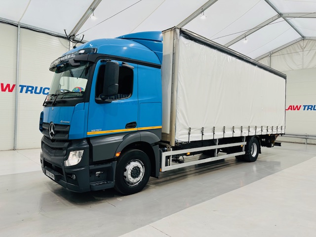 Mercedes Actros 1830 Sleeper Curtainsider Box Van