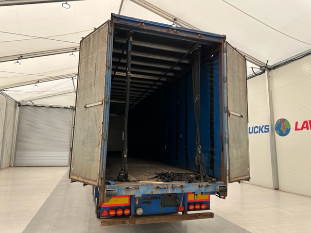 SDC Tri Axle Curtainsider Trailer