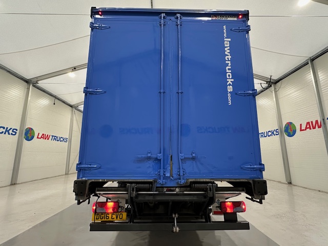 MAN TGM 18.250 4×2 Sleeper Cab Curtainsider